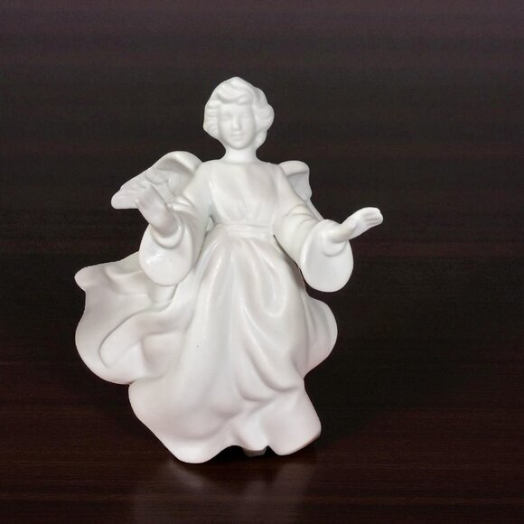 FLAWED 1985 Avon Nativity Collectibles The Angel Flying Hanging White Porcelain - Picture 7 of 9